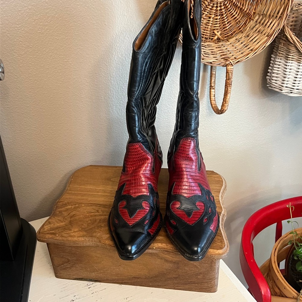 Flings Sundance Vintage Western Boots Red Black Lizard Print Leather Brazil 7.5 - Picture 2 of 8